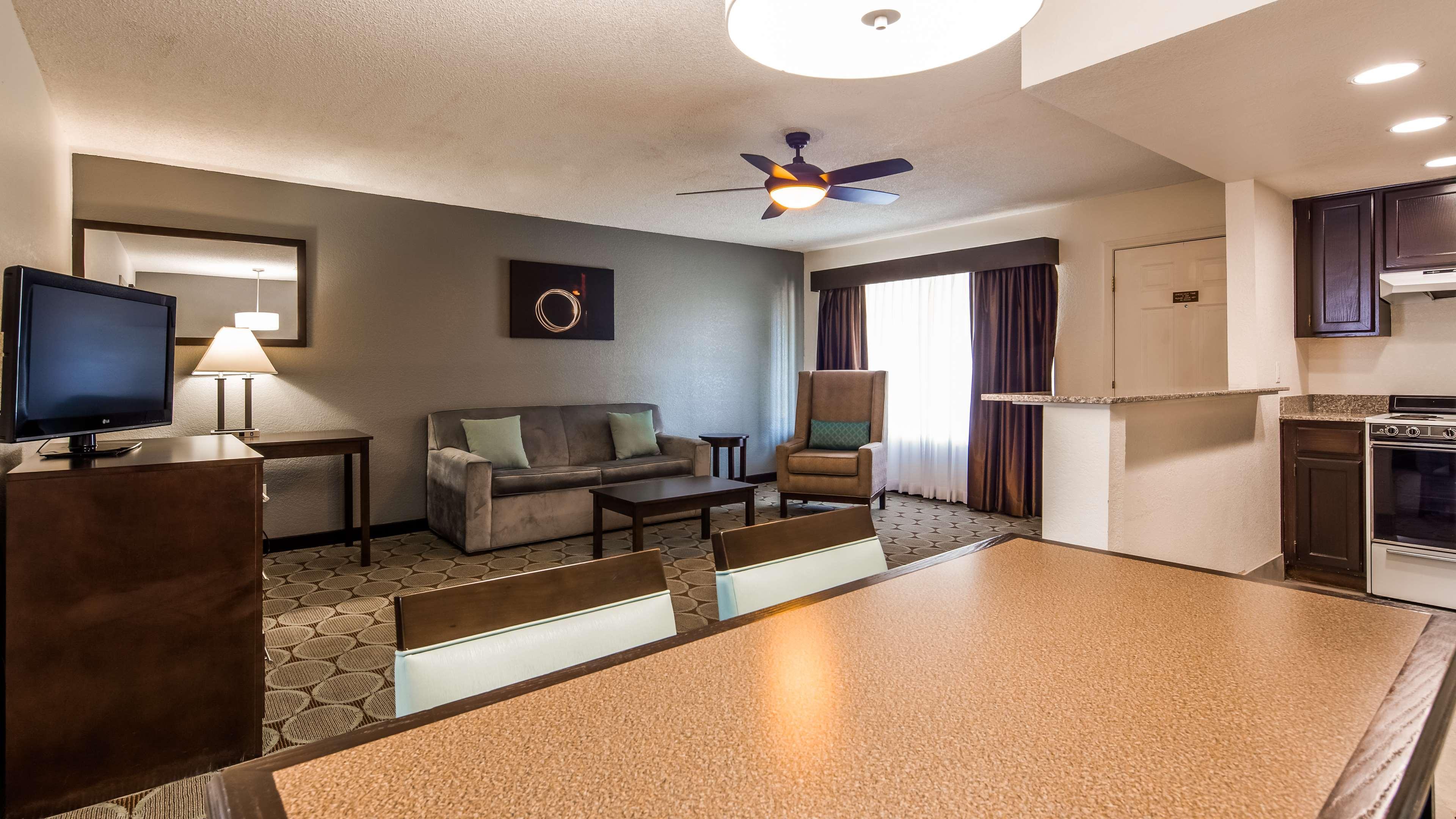 Best Western Oasis 3*